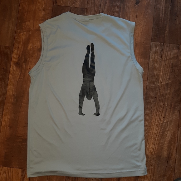 Sport-Tek Sleeveless Tee Tank Top Medium        c - Picture 2 of 4